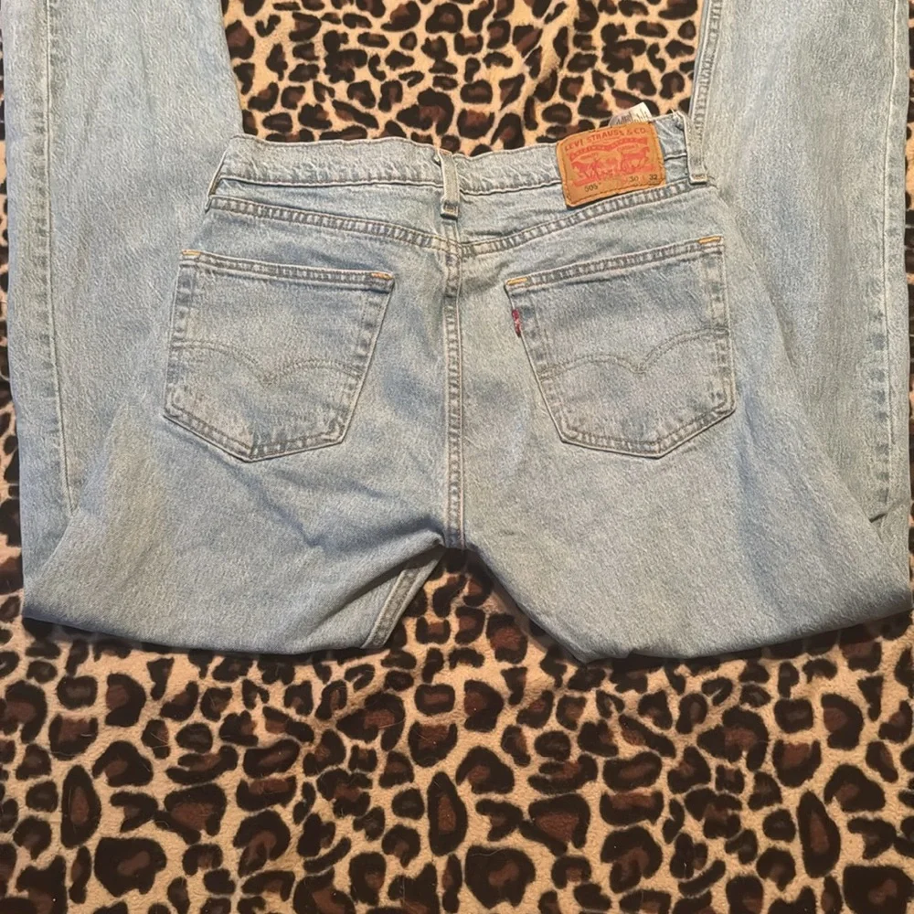 Levis - Picture 3 of 4